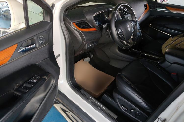 Used Lincoln MKC 2016 2.0T Two-Wheel Drive Luxury Edition
