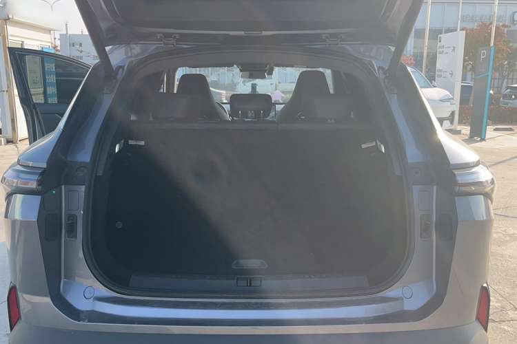 Used JETOUR Shanhai L6 2024 1.5TD DHT ULTRA