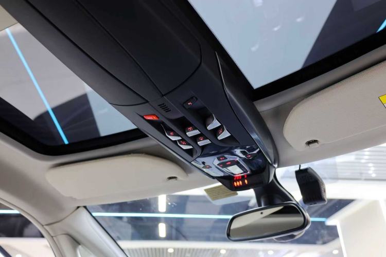 Used DS 5 2018 30THP P-Line Sport Model