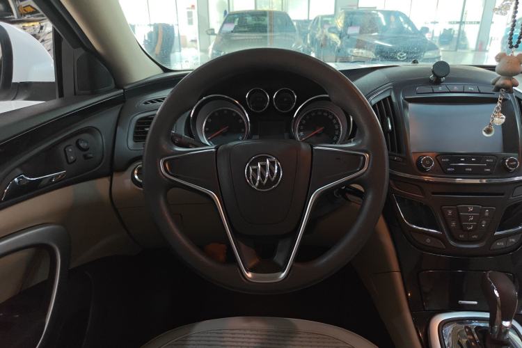 Used Buick Regal 2015 2.0L Leading Fashion Edition