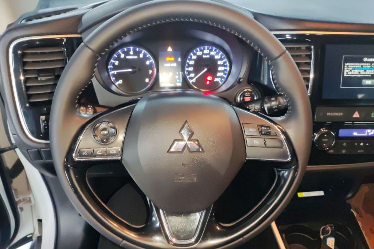 Used Mitsubishi Outlander 2020 2.0L Two-Wheel Drive Enjoyment Version 5 Seats