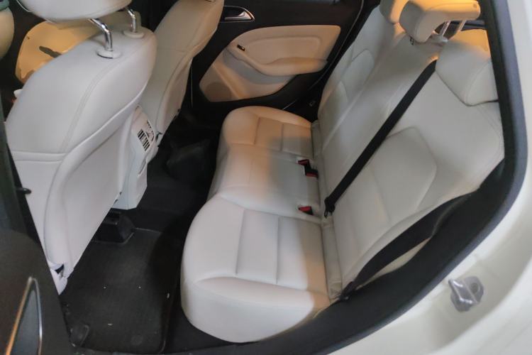 Used Mercedes-Benz B-Class 2015 B 200 Fashion Model Left Rear Seat