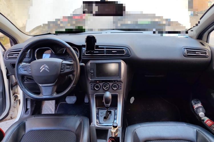 Used Citroen C4 Sega 2016 1.6L Automatic Luxury Model Center Console