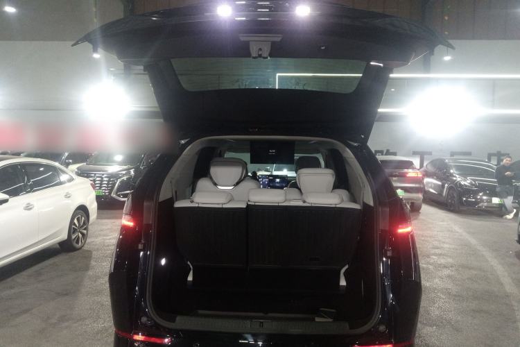 Used XPeng X9 2024 702 Ultra-Long Range Max Trunk