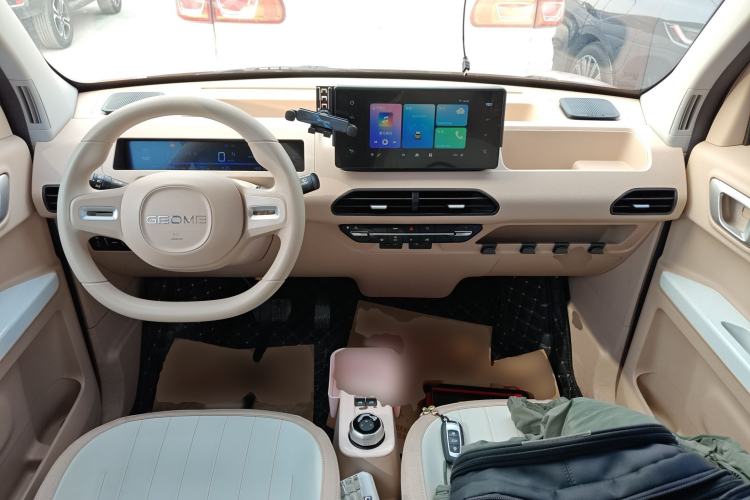 Used Geely Galaxy Panda 2023 Panda Mini 200km Endurance Bear
