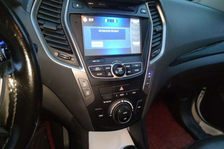 Used Hyundai Santa Fe 2015 2.0T Automatic Two-Wheel Drive Smart Version 5 Seats
