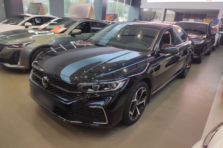 Used Volkswagen Passat 2023 330TSI Starry Luxury Edition