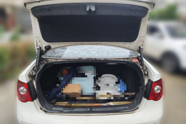 Used Volkswagen Sagitar 2011 1.6L Manual Comfort Version Trunk