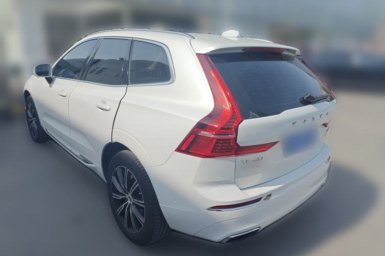 Used Volvo XC60 2018 T5 4x4 Zhiya Luxury Edition Rear Left 45 Deg