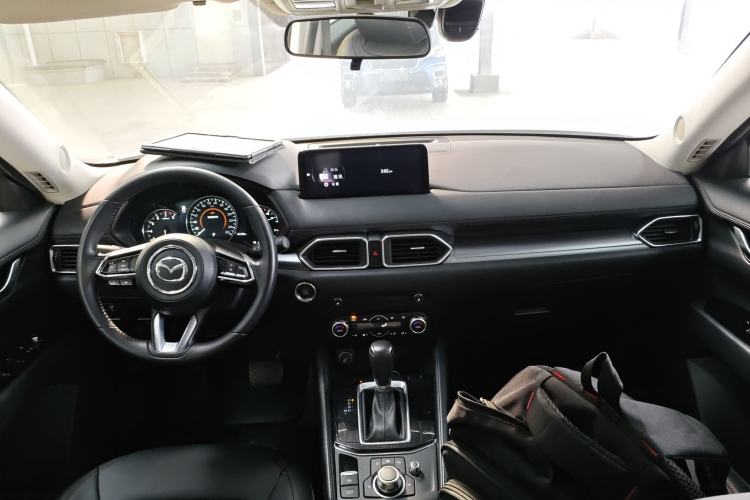 Used Mazda CX-5 2024 2.0L Automatic Two-Wheel Drive ZhiShang Version Center Console