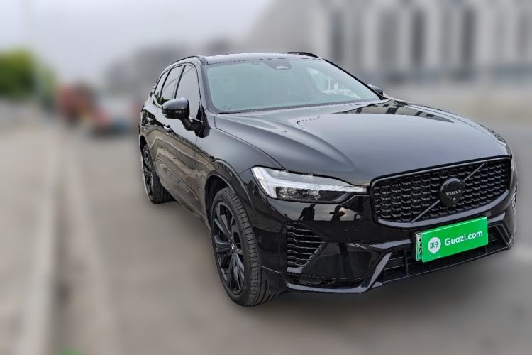 Used Volvo XC60 New Energy 2025 Plug-in Hybrid Long-Range All-Wheel Drive Zhiyuan Extreme Night Black Edition Front Right 45 Deg