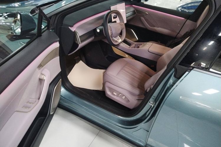 Used ONVO L60 2024 60 kWh Rear-Drive Version
