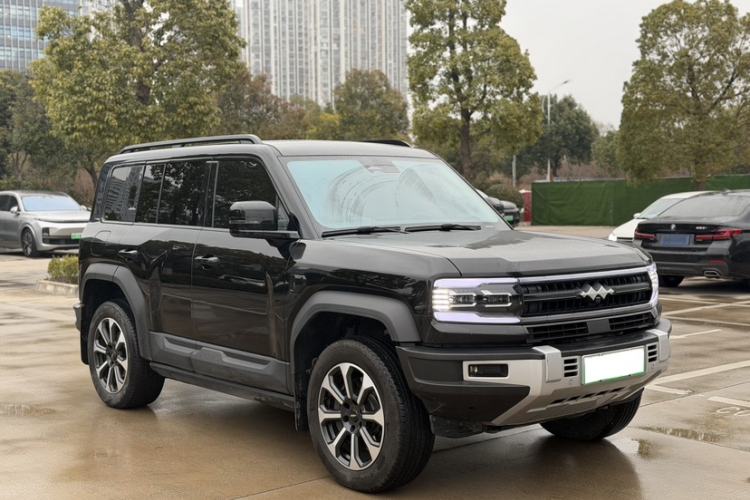 Used Formula Leopard Leopard 5 2023 Navigator Edition
