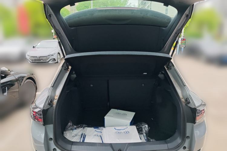 Used Volkswagen ID.4 CROZZ 2025 Pure Edition Trunk