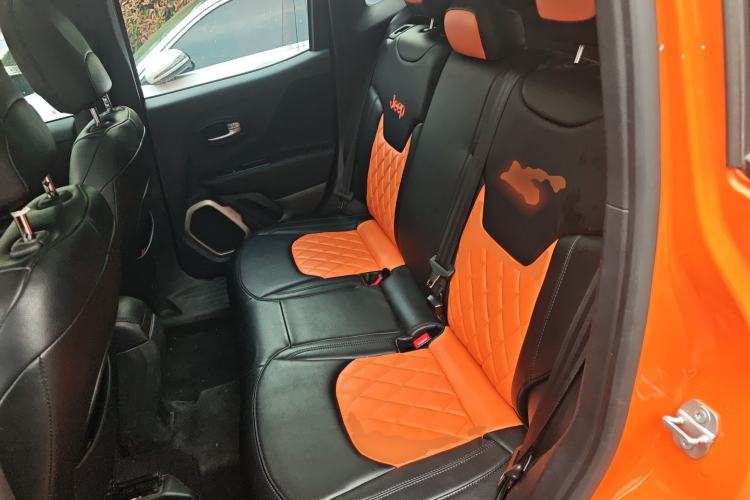 Used Jeep Renegade 2017 180T Automatic High-Energy Version Left Rear Seat