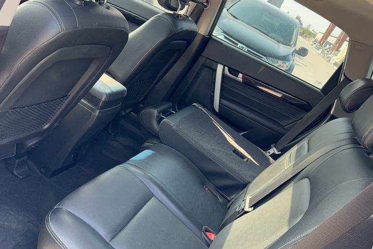 Used Chevrolet Captiva 2015 2.4L 4x4 Flagship Edition 7-Seater