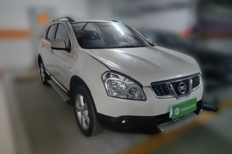 Used Nissan Qashqai 2015 2.0 XL Coolfire CVT 2WD Front Right 45 Deg