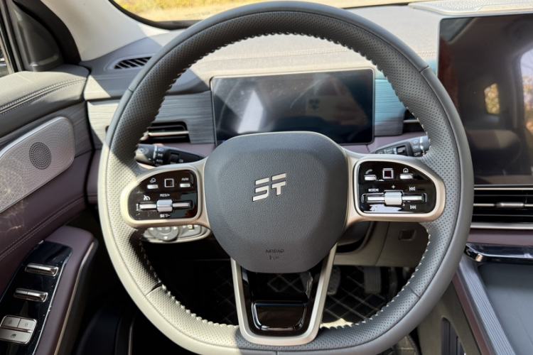 Used JETOUR X90 PRO 2024 1.6T DCT Ultimate 7-Seater Steering Wheel