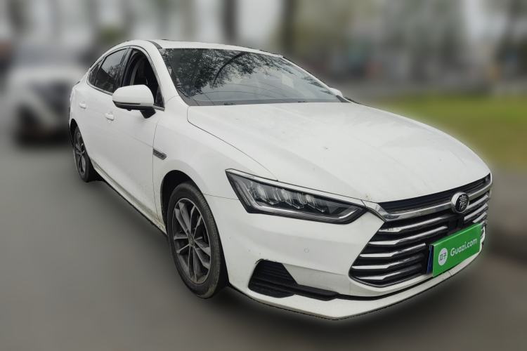 Used BYD Qin Pro 2019 Super Edition 1.5TI Automatic Smart Connect Enjoyment Model China VI Standard
