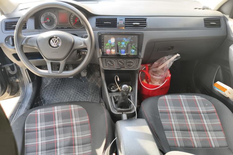 Used Volkswagen Santana 2016 1.6L Manual Fashion Edition Center Console