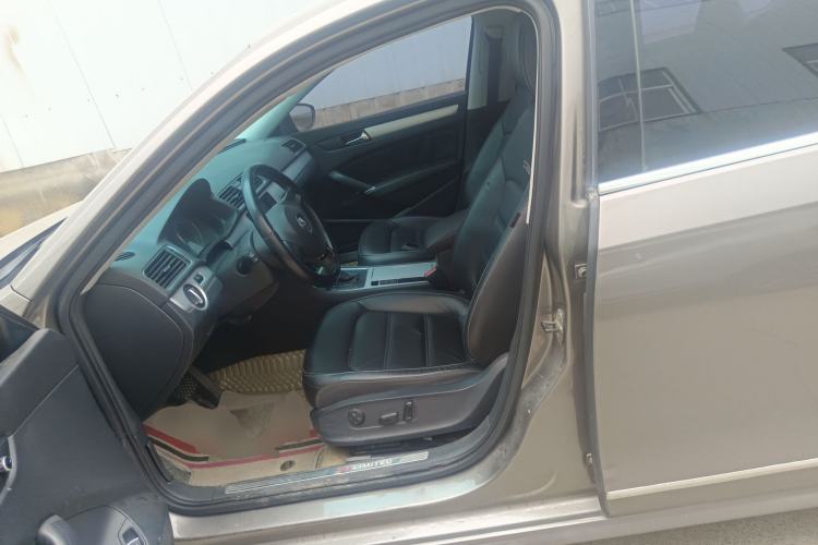 Used Volkswagen Passat 2014 1.8TSI DSG 30th Anniversary Edition Left Front Seat