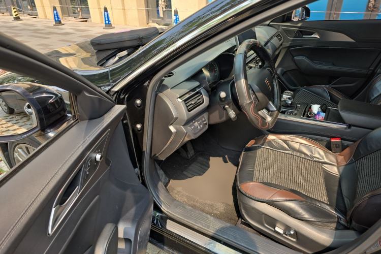 Used Hongqi H5 2020 1.8T Automatic Smart Connect Flagship Edition Driver Seat