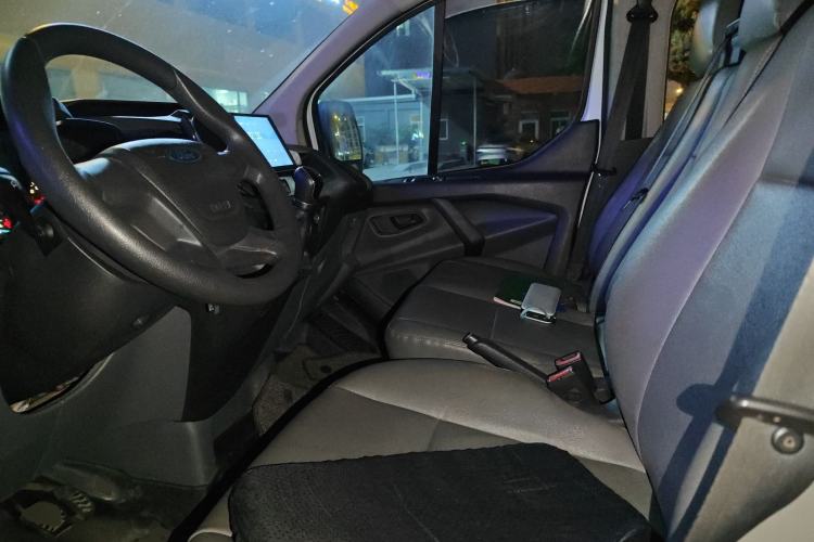 Used Ford Transit 2019 2.0T Diesel Multi-Purpose Commercial Vehicle Mid-Drive Mid-Roof 6-Seater China VI Standard
