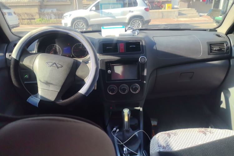 Used Chery Cowin 2 2012 1.5L Manual Performance Version Center Console
