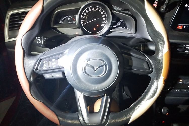 Used Mazda 3 Axela 2017 Sedan 1.5L Automatic Luxury Model Emission Standard China V
