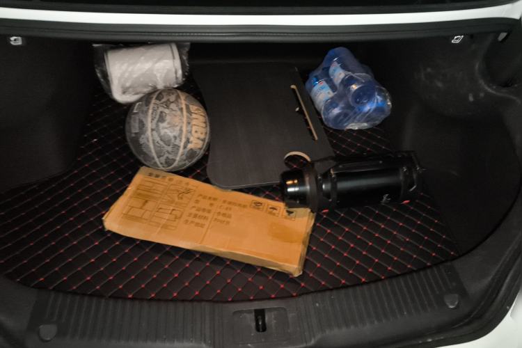 Used Hongqi H5 2025 2.0T Automatic Flag Edition – 500 000 Units Commemorative Version
