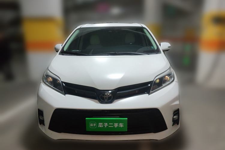 Used Toyota SIENNA 2018 3.5L Four-Wheel Drive SE Version 7 Seats U.S. Specification Front