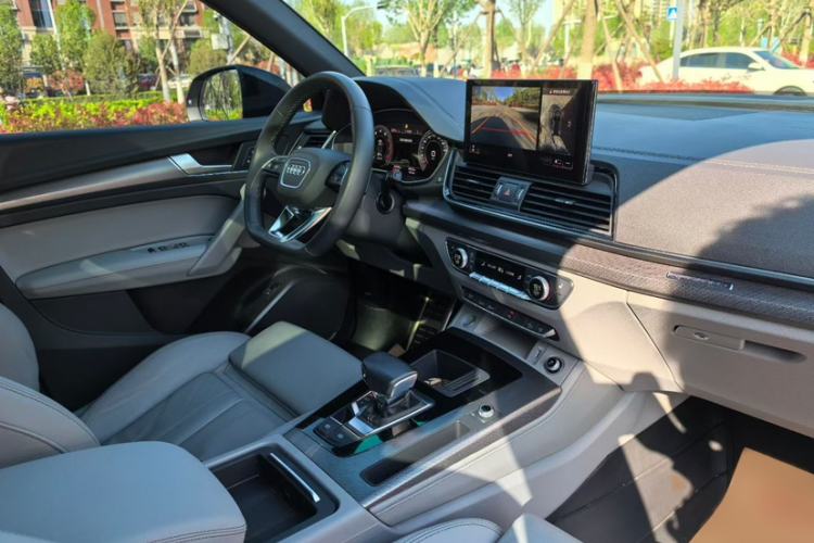 Used Audi Q5L 2023 40T Luxury Dynamic Model Interior 2