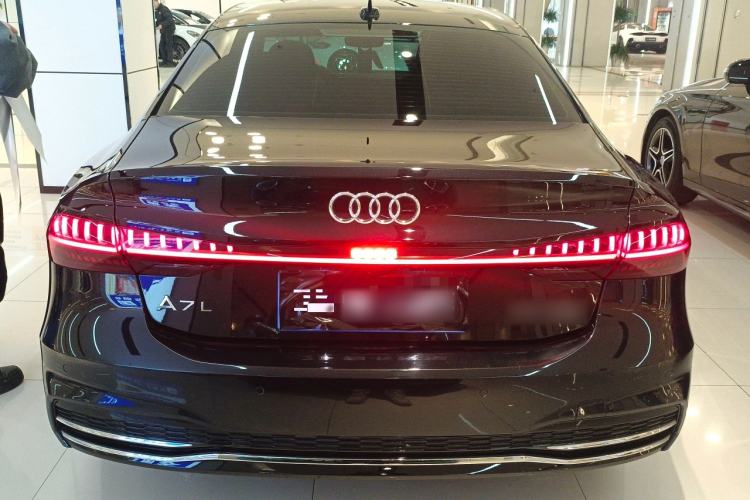 Used Audi A7L 2024 45TFSI S-line Dream-Building Edition Flow Crystal Package
