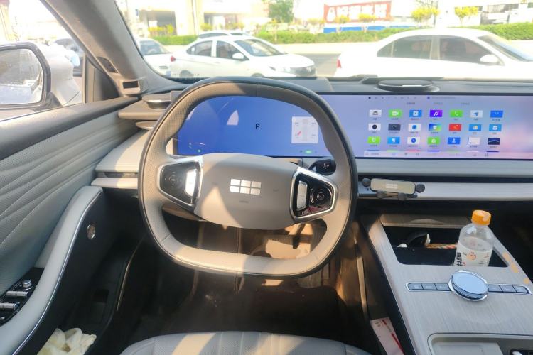 Used Geely Galaxy E8 2024 665 km Range Rear-Drive Starship Long-Range Version