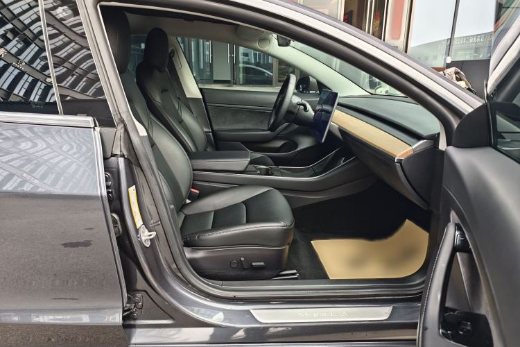 Used Tesla Model 3 2019 Standard Range Rear-Drive Upgraded Version Interior 12