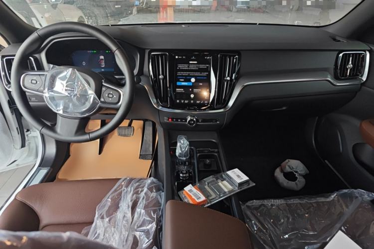 Used Volvo S60 2026 Model B4 Zhiyi Luxury Edition