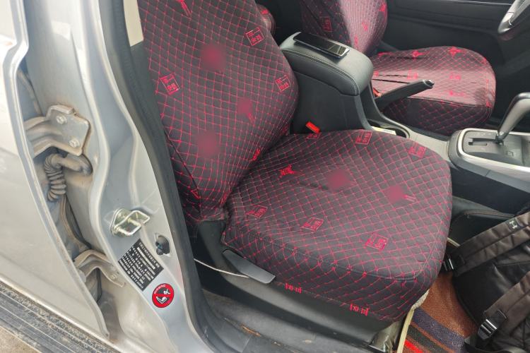 Used Isuzu D-MAX 2018 3.0T Two-Wheel Drive Automatic Elite Version 4JJ1-TC HI