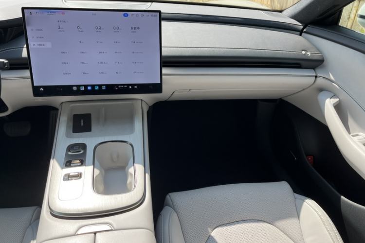 Used Xiaomi Auto SU7 2024 Rear-Drive Standard Founder Edition
