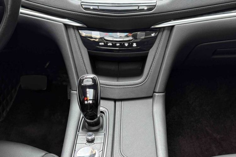 Used Cadillac XT5 2022 2.0T Two-Wheel Drive Luxury Version Gear Lever