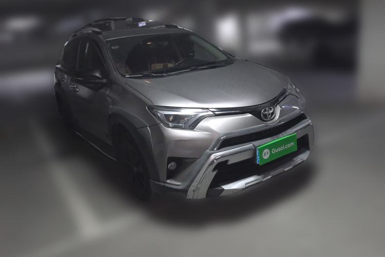 Used Toyota RAV4 2019 2.0L CVT Two-Wheel Drive Fashion X Limited Edition China VI Standard
