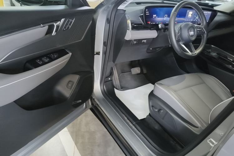 Used Buick E5 2025 Model 620KM Prestige Edition
