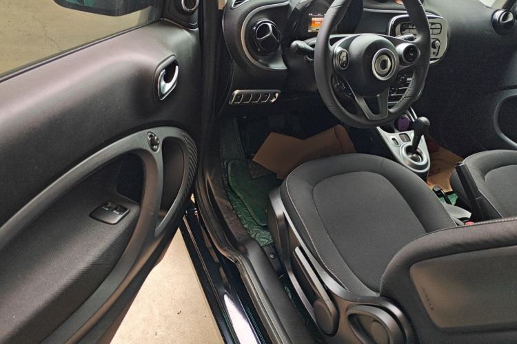 Used smart fortwo 2015 1.0L 52 kW Hardtop Passion Edition