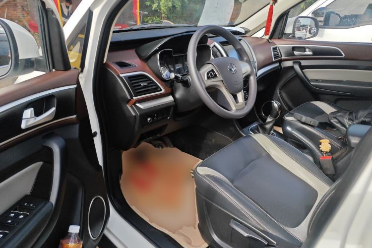 Used HYOSOW H3 2015 1.5L manual Comfort trim level