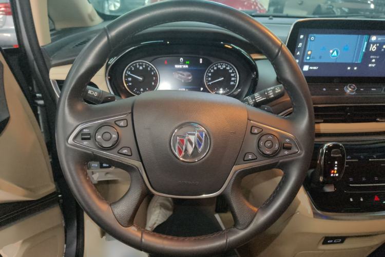 Used Buick GL8 2023 Facelifted Land Cruiser Executive Luxury Version
