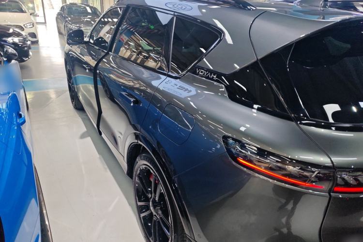 Used VOYAH FREE 2025 318 259 km All-Wheel-Drive Exploration Edition
