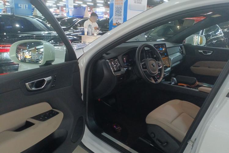 Used Volvo XC60 2026 B5 4x4 Smart Luxury Edition