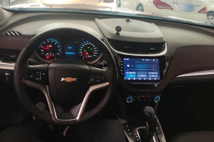 Used Chevrolet Malibu 2018 530T Automatic Fashion Edition Center Console