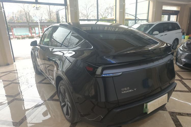 Used Tesla Model Y 2025 Rear-Wheel-Drive Version
