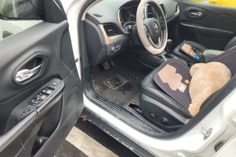 Used Jeep Cherokee 2016 2.4L Leading Smart Version Driver Seat