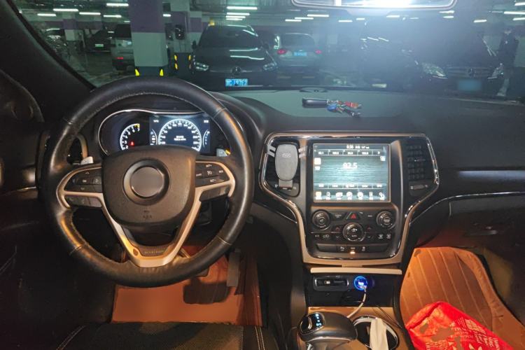 Used Jeep Grand Cherokee 2014 3.6L Elite Navigation Edition Steering Wheel